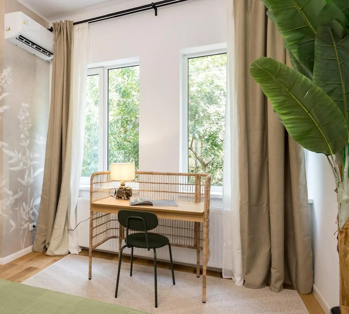 Superb 2Br Flat - Top Location - 2 Baths Bucharest